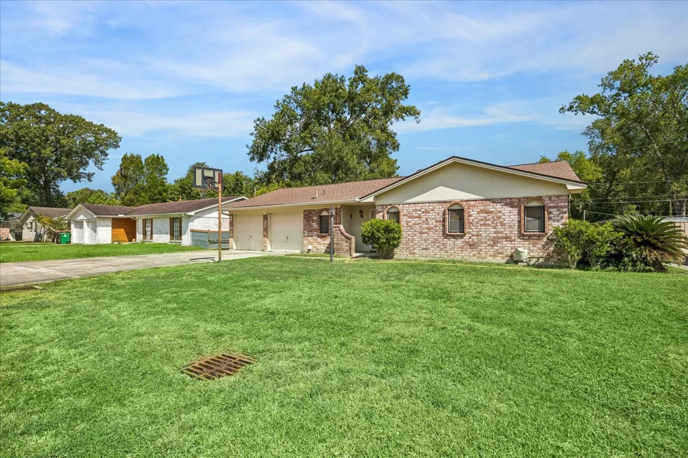 735 Pas Trail Huffman, TX 77336