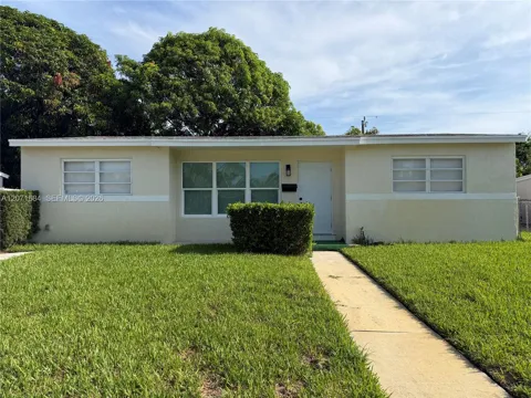 1240 W 26TH CT