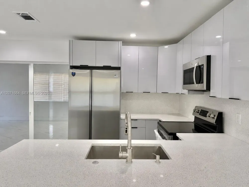 1240 W 26TH CT Riviera Beach, FL 33404