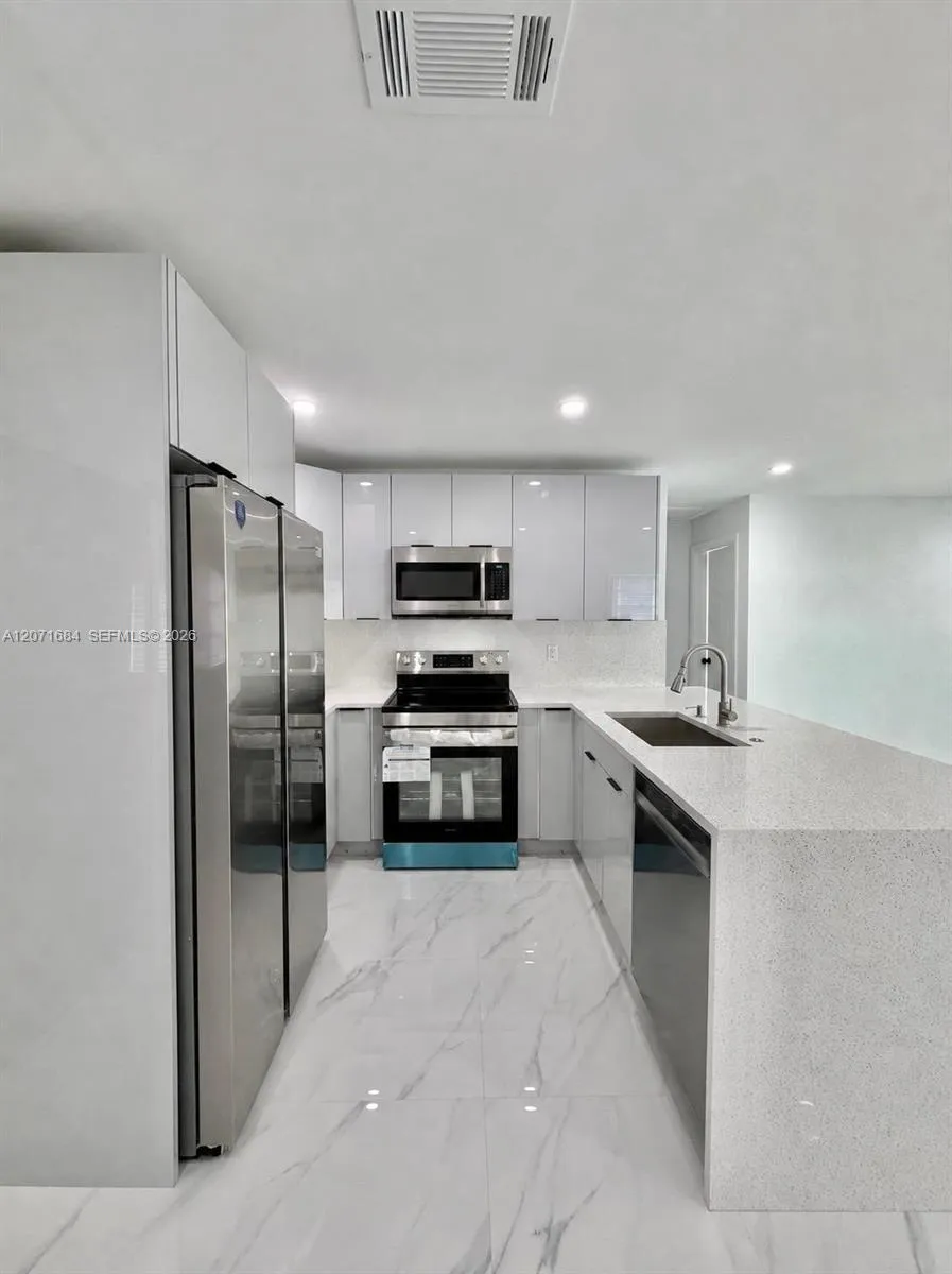 1240 W 26TH CT Riviera Beach, FL 33404