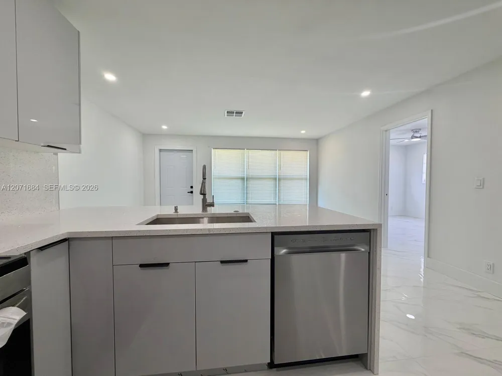 1240 W 26TH CT Riviera Beach, FL 33404