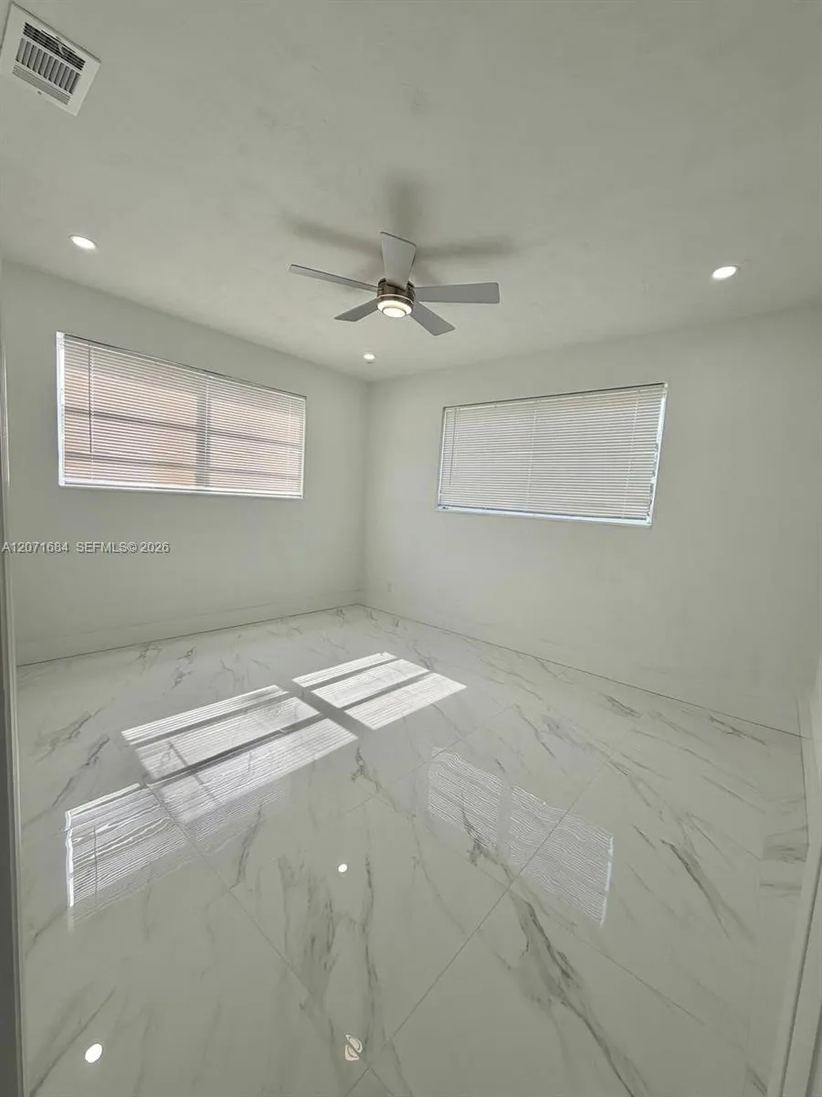 1240 W 26TH CT Riviera Beach, FL 33404