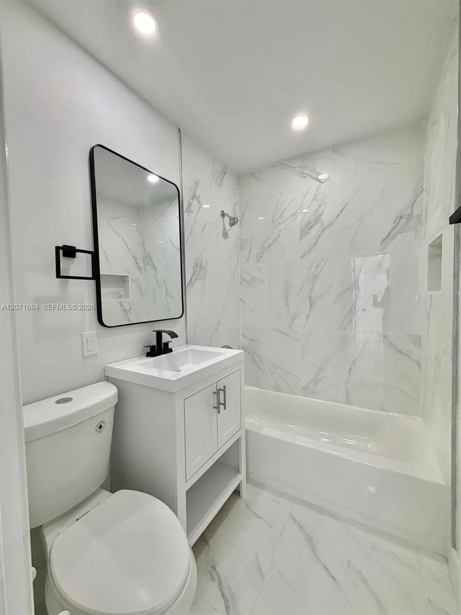 1240 W 26TH CT Riviera Beach, FL 33404