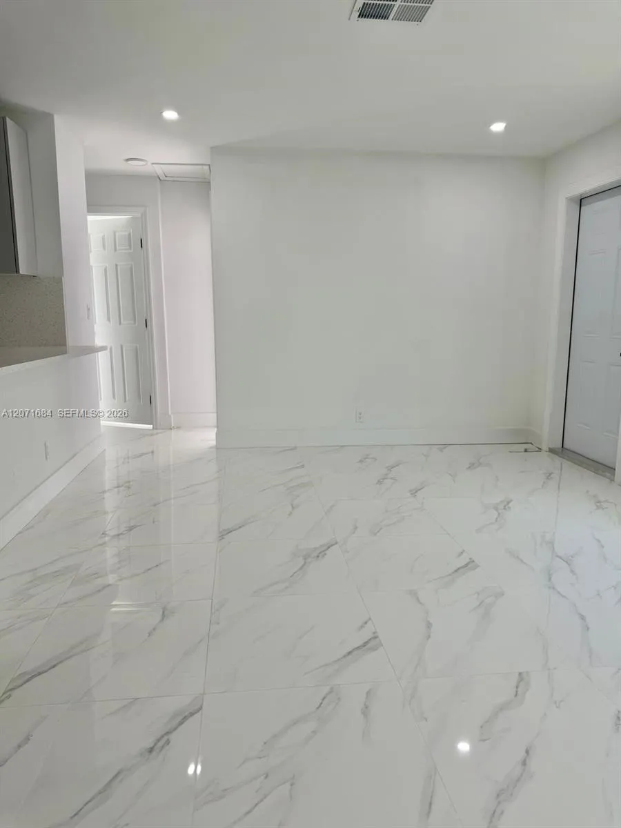1240 W 26TH CT Riviera Beach, FL 33404