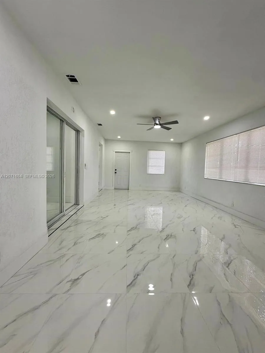 1240 W 26TH CT Riviera Beach, FL 33404