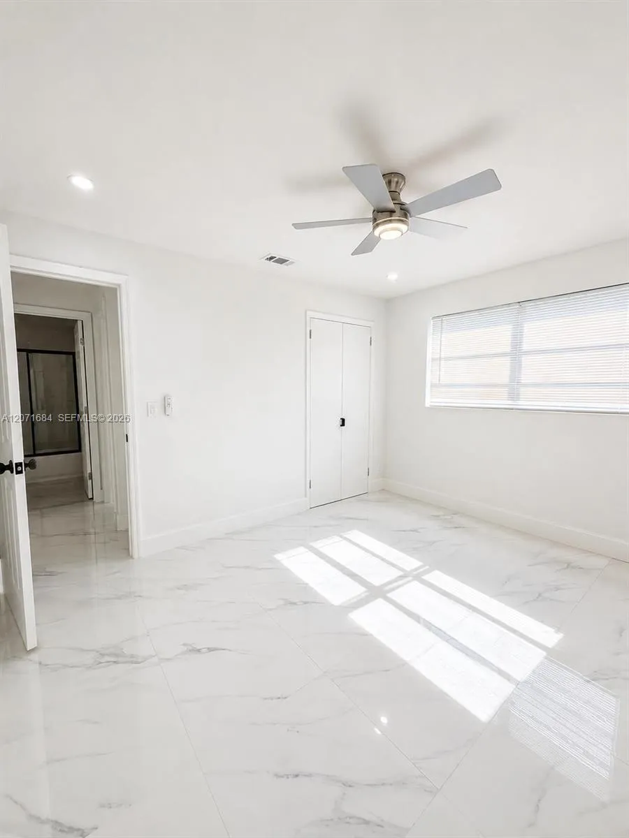 1240 W 26TH CT Riviera Beach, FL 33404
