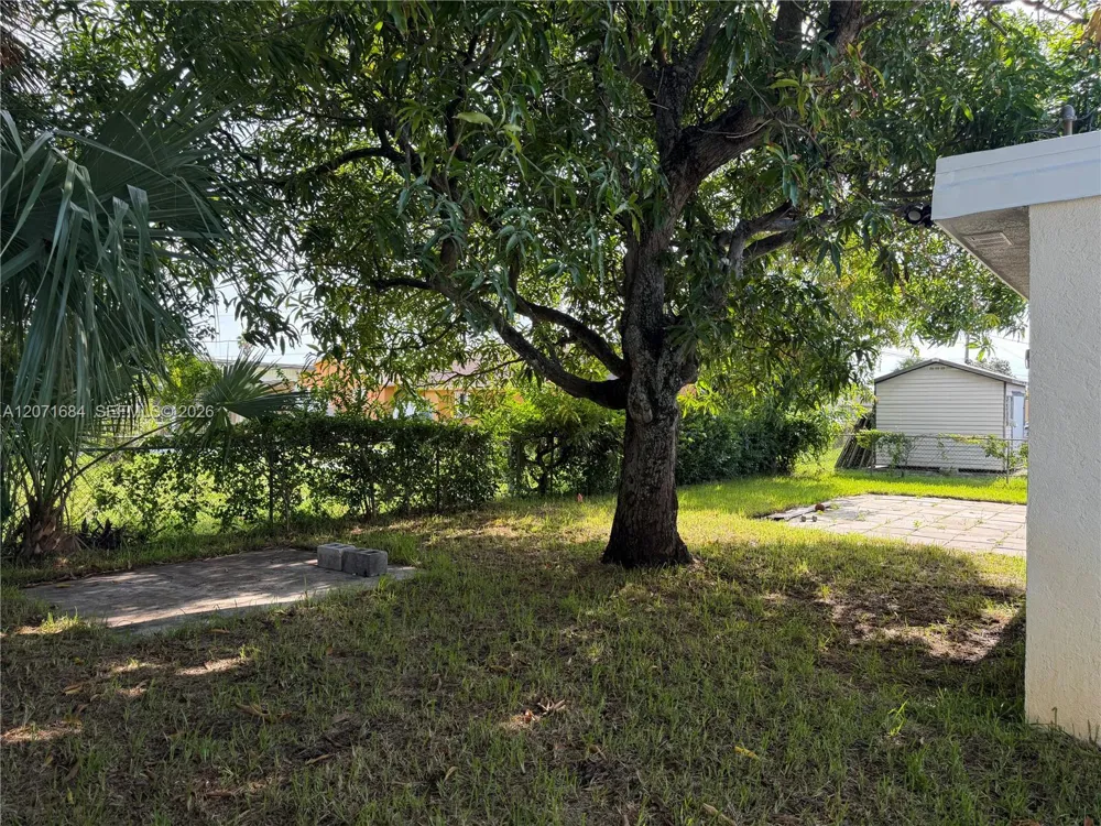 1240 W 26TH CT Riviera Beach, FL 33404