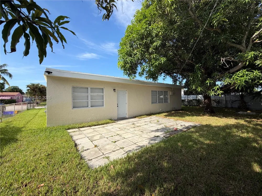 1240 W 26TH CT Riviera Beach, FL 33404