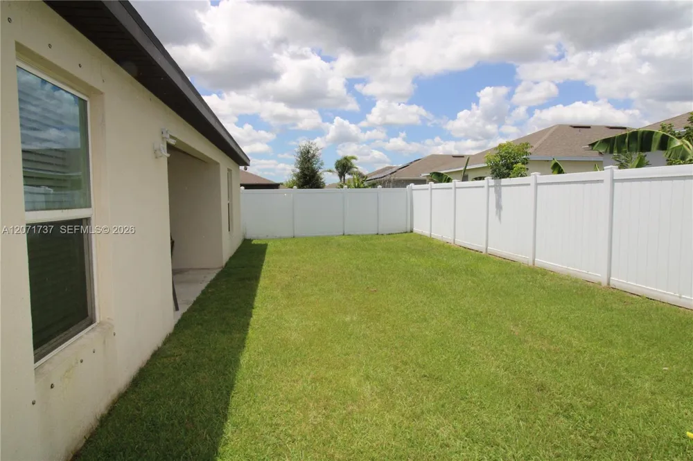 5424 Fantasy Dr Fort Pierce, FL 34947