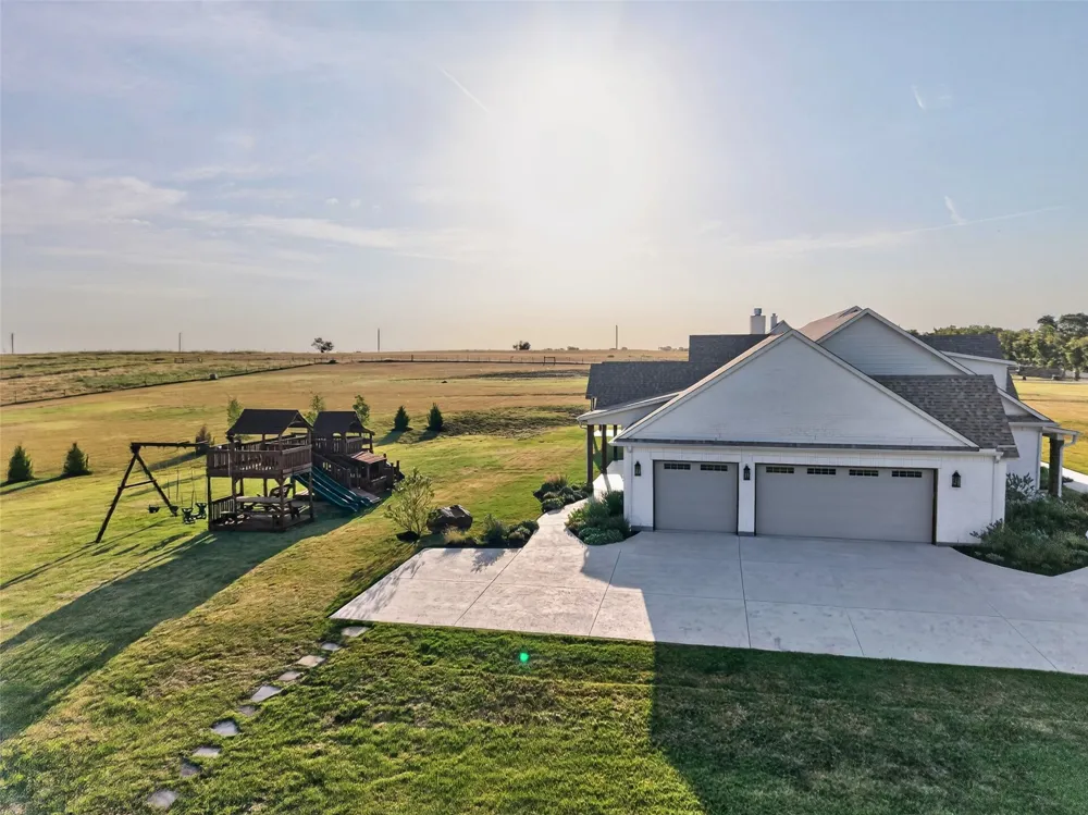 10932 Gregory Road Sanger, TX 76266