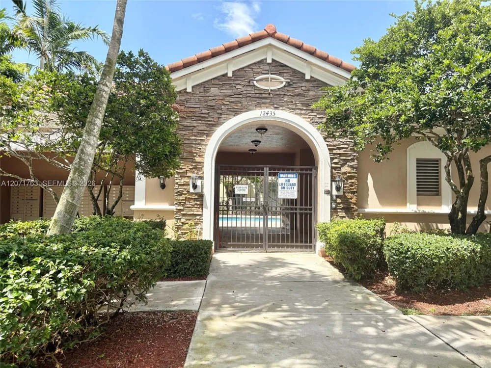 12444 Emerald Creek Ct Plantation, FL 33325