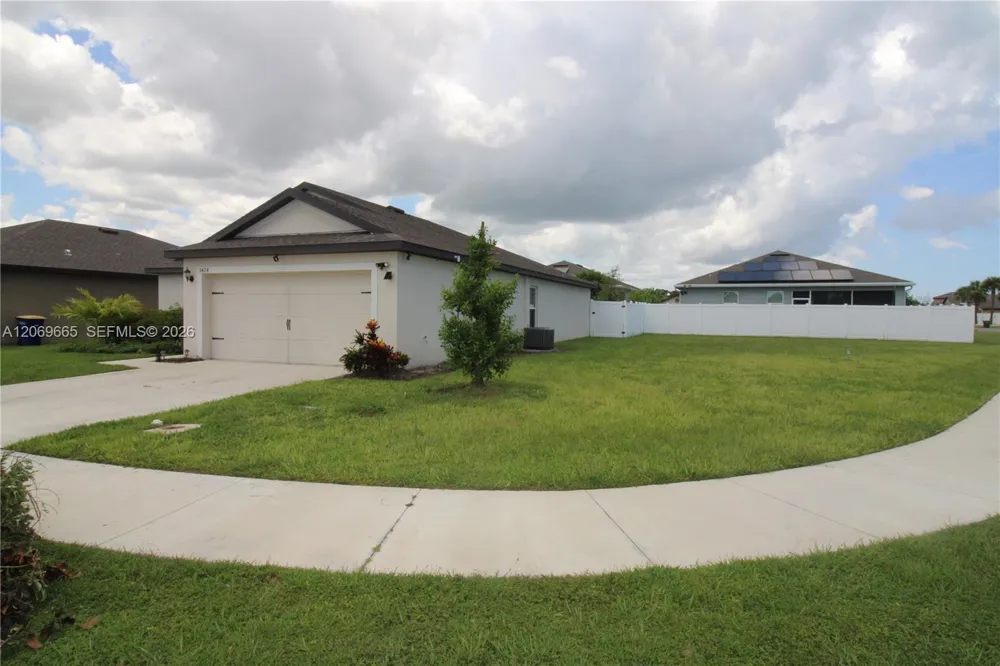 5424 Fantasy Dr Fort Pierce, FL 34947
