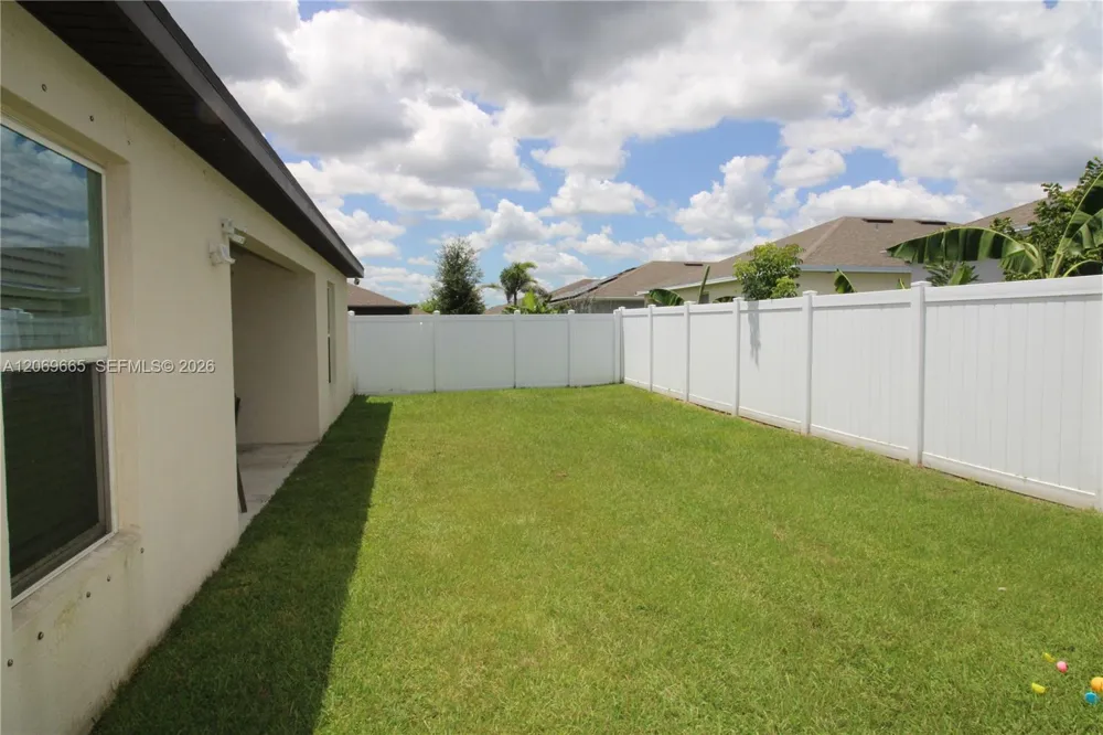 5424 Fantasy Dr Fort Pierce, FL 34947