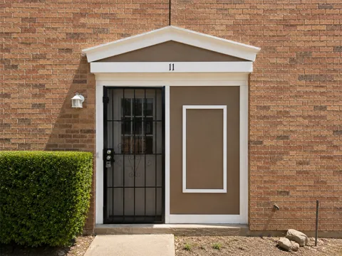 721 Lee Street #11