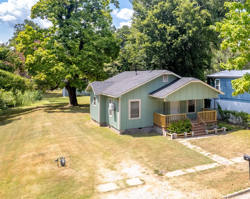325 Cherry Ada, OK 74820
