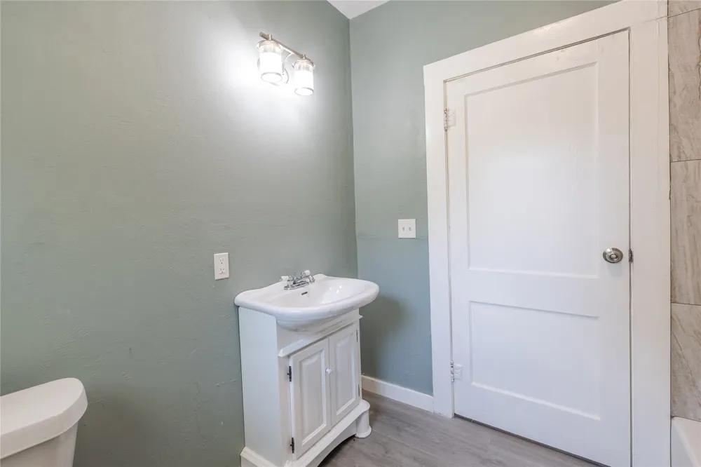 325 Cherry Ada, OK 74820