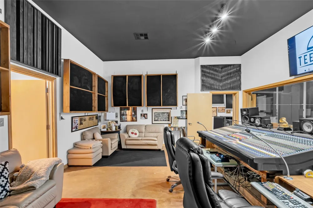 1431 E 3rd Street Tulsa, OK 74120