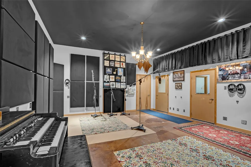 1431 E 3rd Street Tulsa, OK 74120