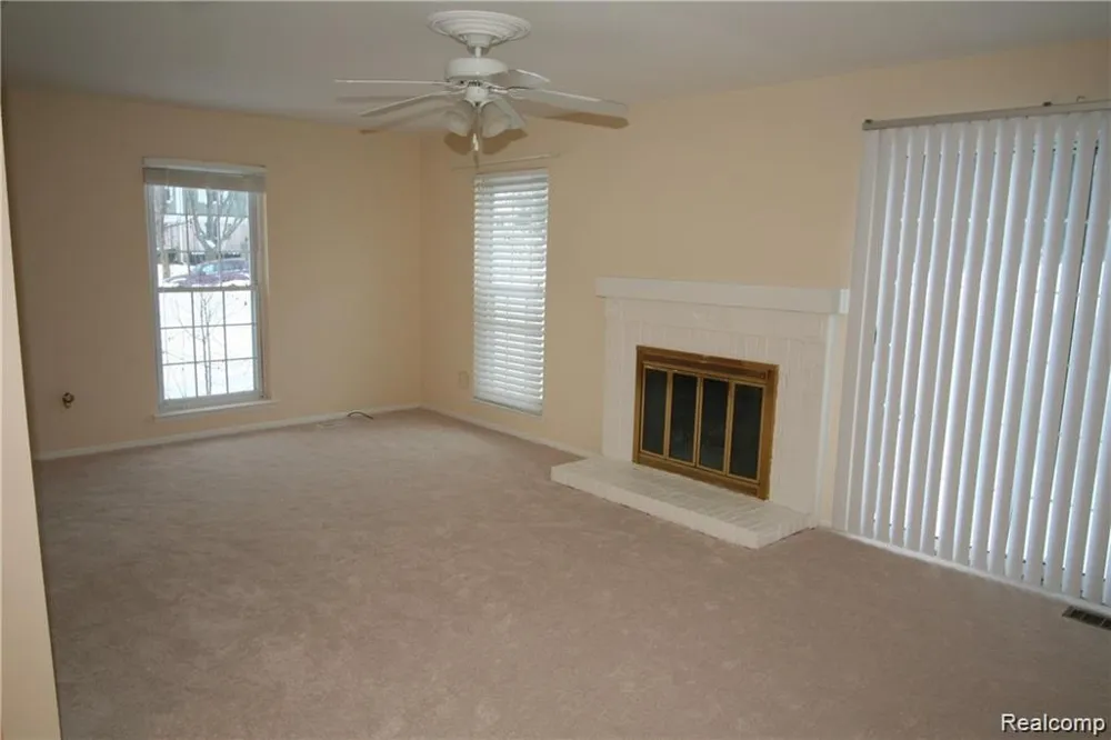 20871 E Glen Haven Circle Novi City, MI 48167