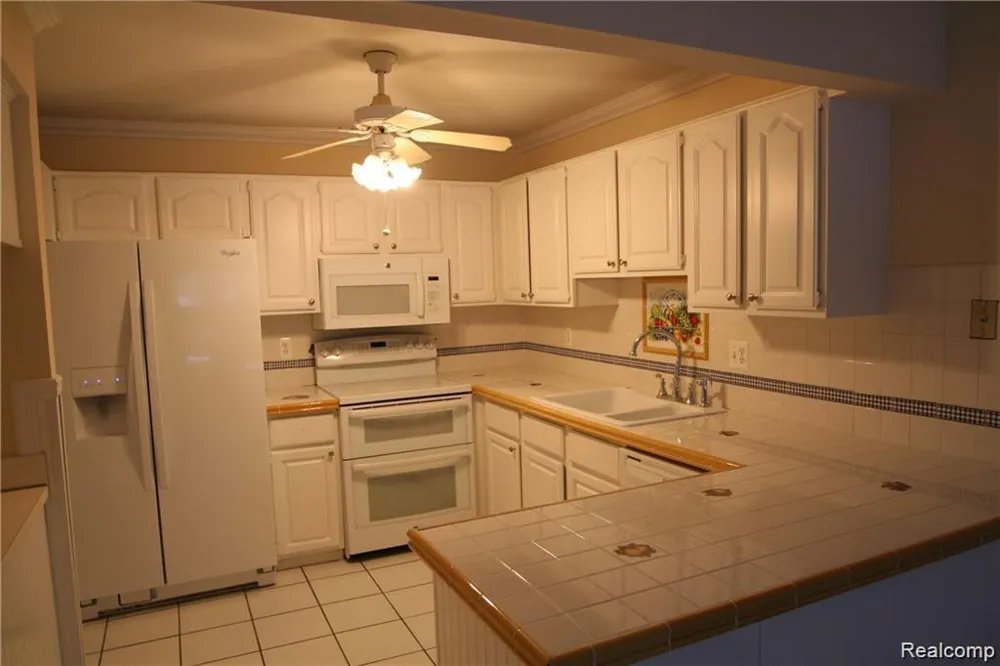 20871 E Glen Haven Circle Novi City, MI 48167