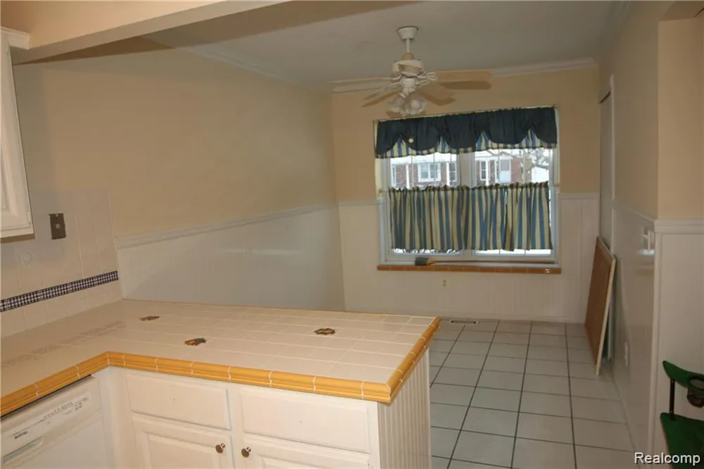 20871 E Glen Haven Circle Novi City, MI 48167