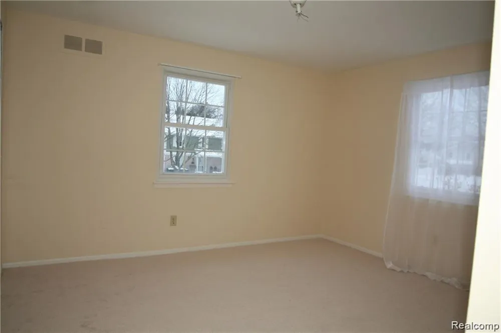 20871 E Glen Haven Circle Novi City, MI 48167