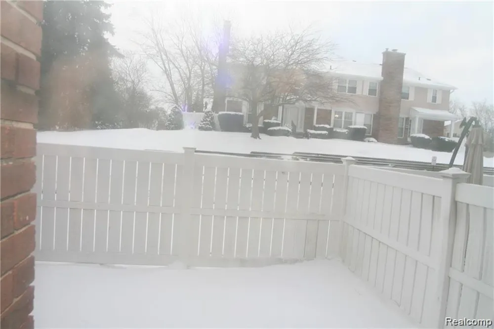 20871 E Glen Haven Circle Novi City, MI 48167