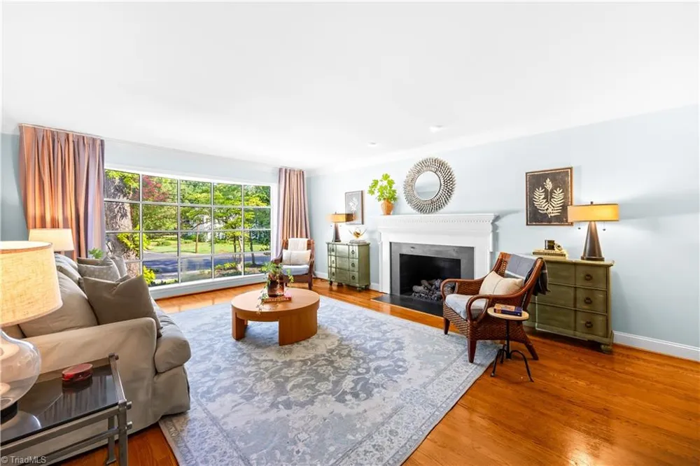 2438 Edgewood Avenue Burlington, NC 27215