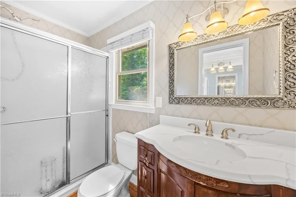 2438 Edgewood Avenue Burlington, NC 27215