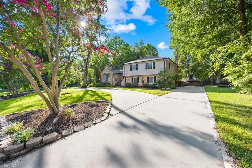 2438 Edgewood Avenue Burlington, NC 27215