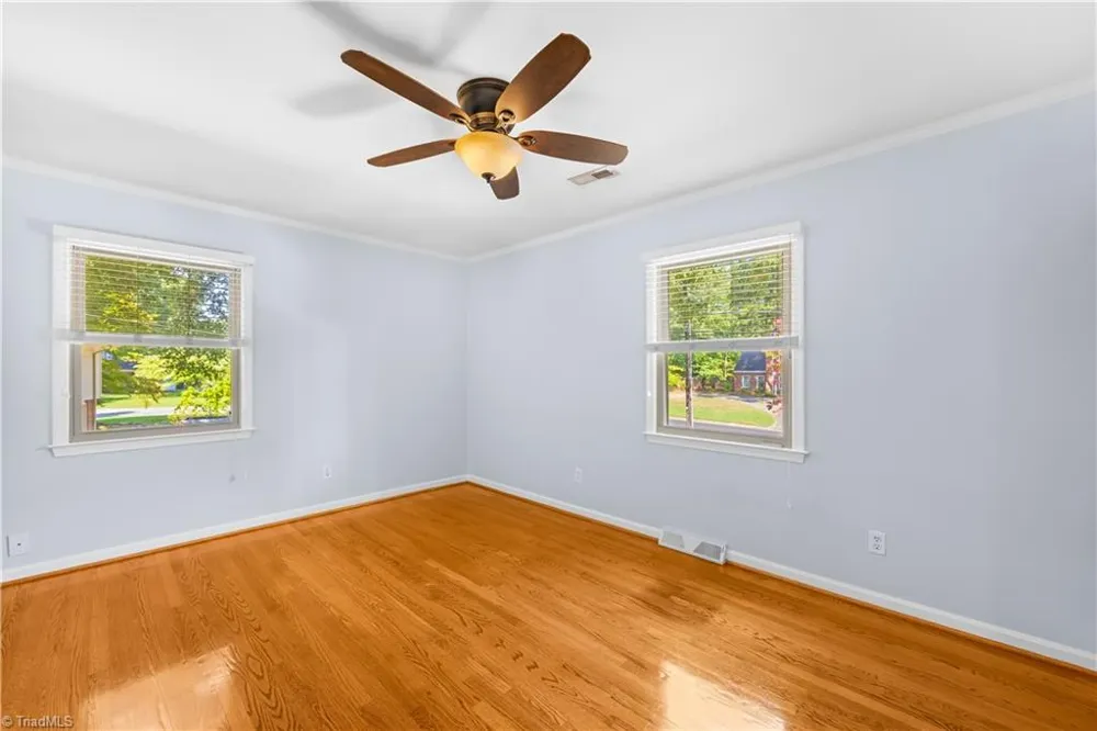 2438 Edgewood Avenue Burlington, NC 27215
