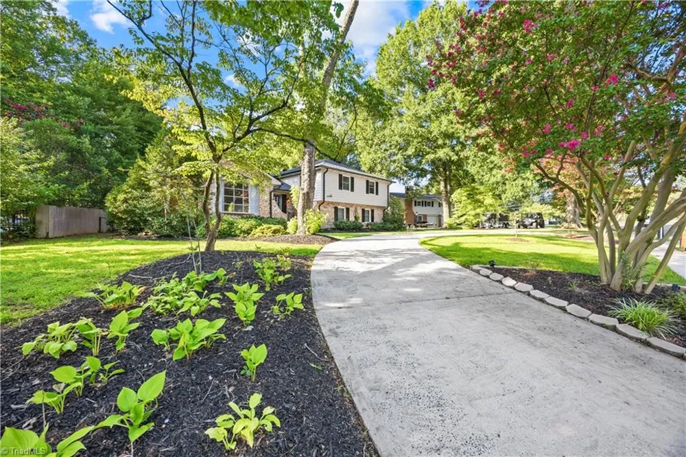 2438 Edgewood Avenue Burlington, NC 27215