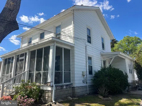 242 E WALNUT ROAD