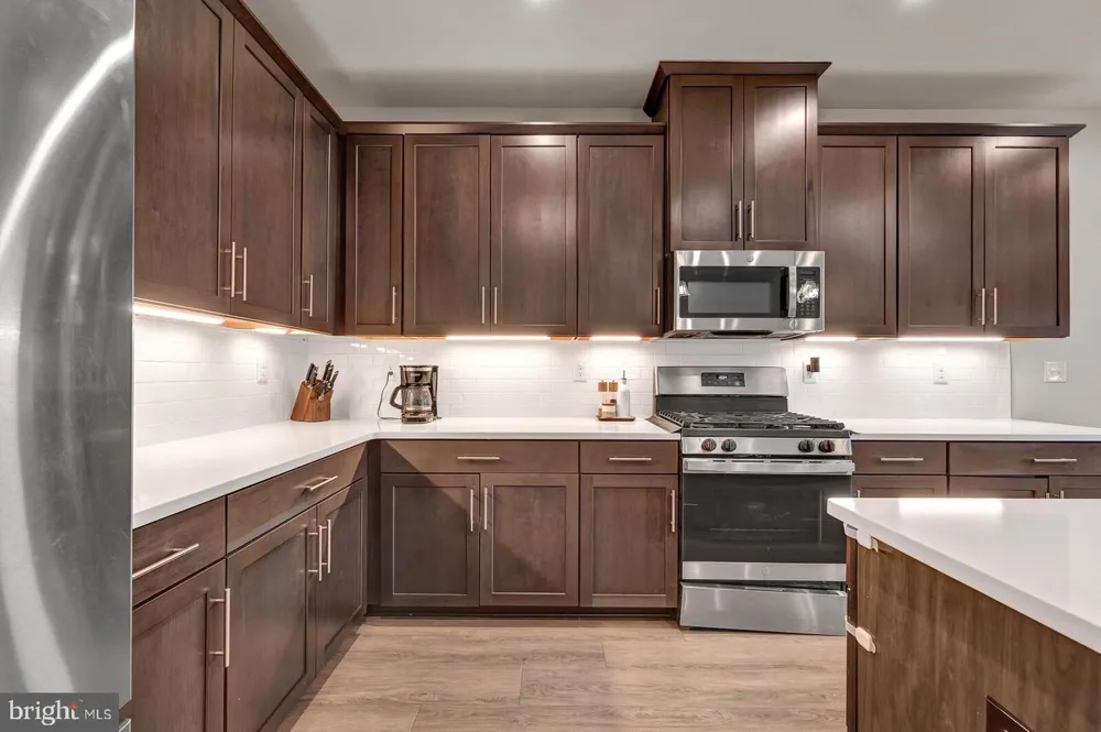 14 PRATT LANE Lawrence Township, NJ 08648