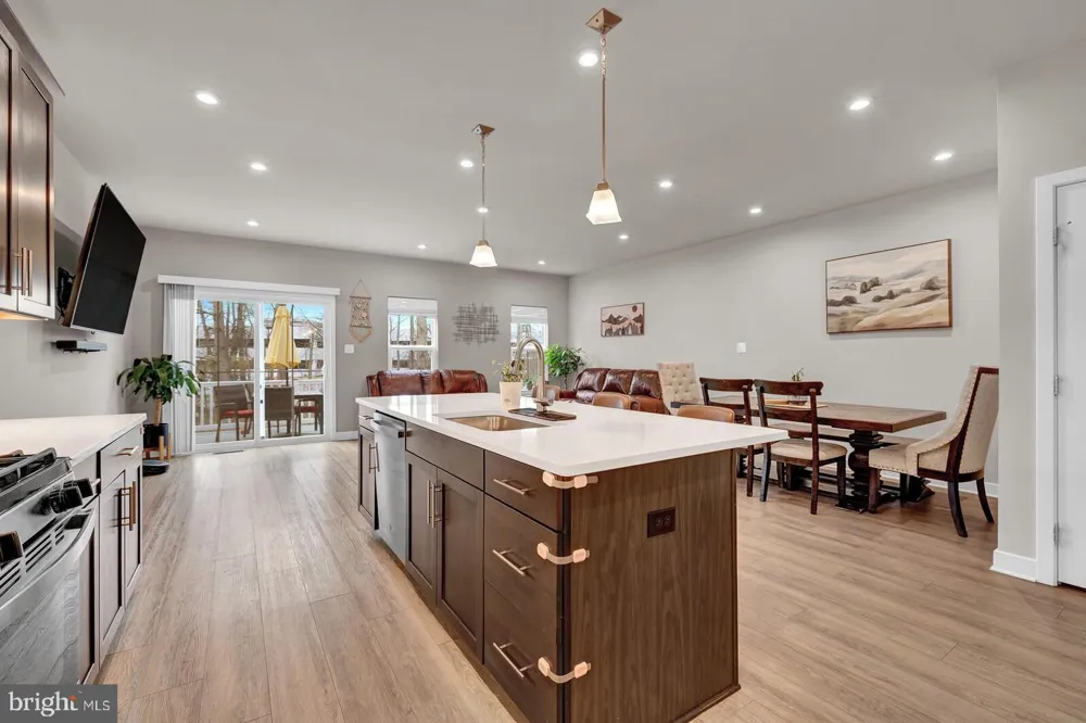 14 PRATT LANE Lawrence Township, NJ 08648