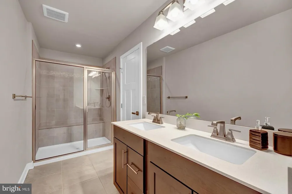 14 PRATT LANE Lawrence Township, NJ 08648