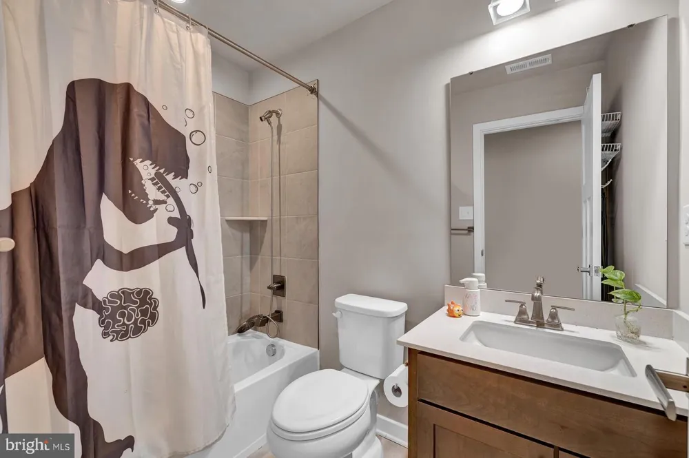 14 PRATT LANE Lawrence Township, NJ 08648