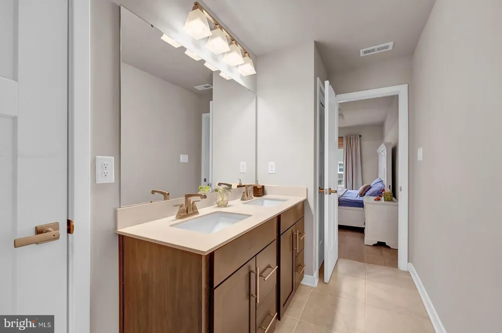 14 PRATT LANE Lawrence Township, NJ 08648