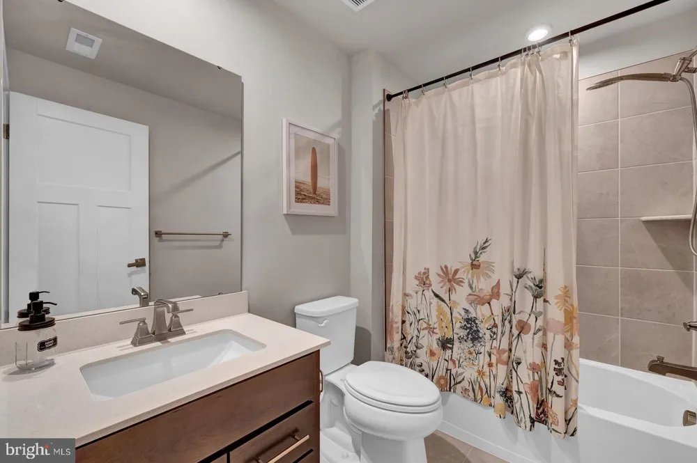 14 PRATT LANE Lawrence Township, NJ 08648