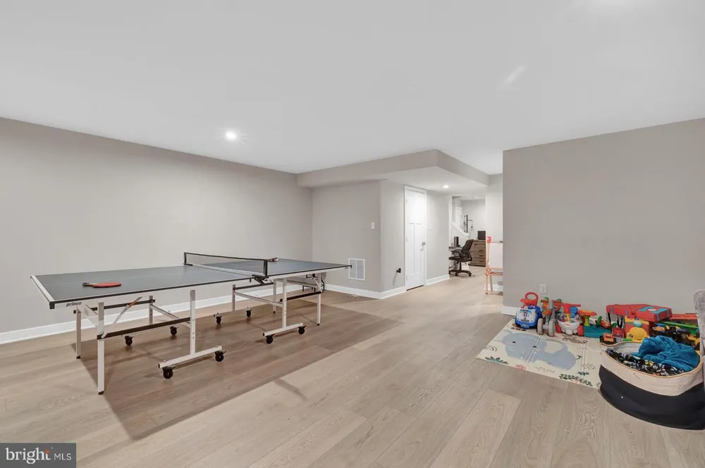 14 PRATT LANE Lawrence Township, NJ 08648
