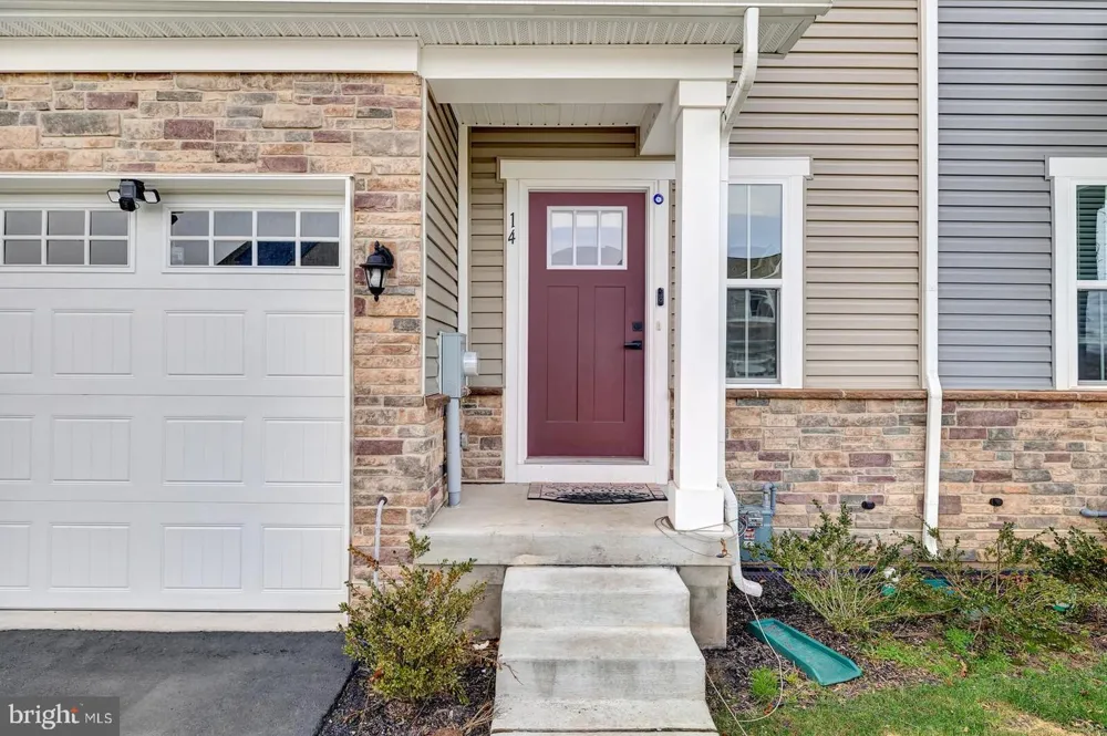 14 PRATT LANE Lawrence Township, NJ 08648