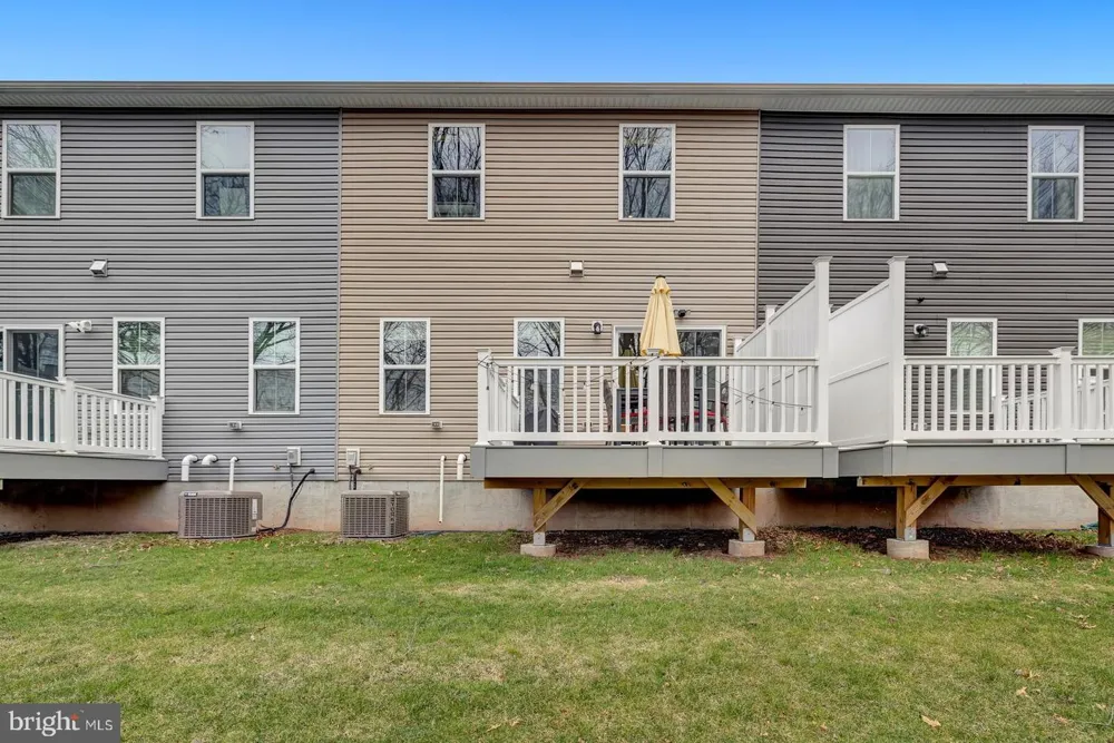14 PRATT LANE Lawrence Township, NJ 08648