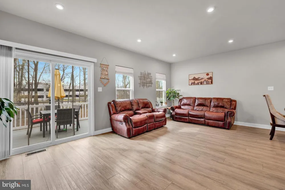 14 PRATT LANE Lawrence Township, NJ 08648
