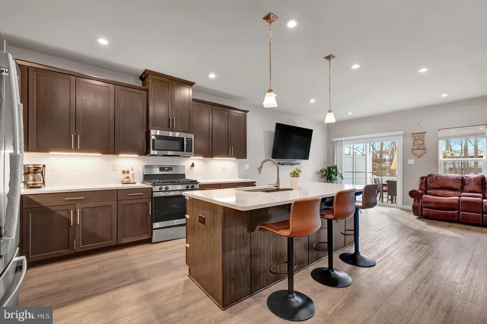 14 PRATT LANE Lawrence Township, NJ 08648