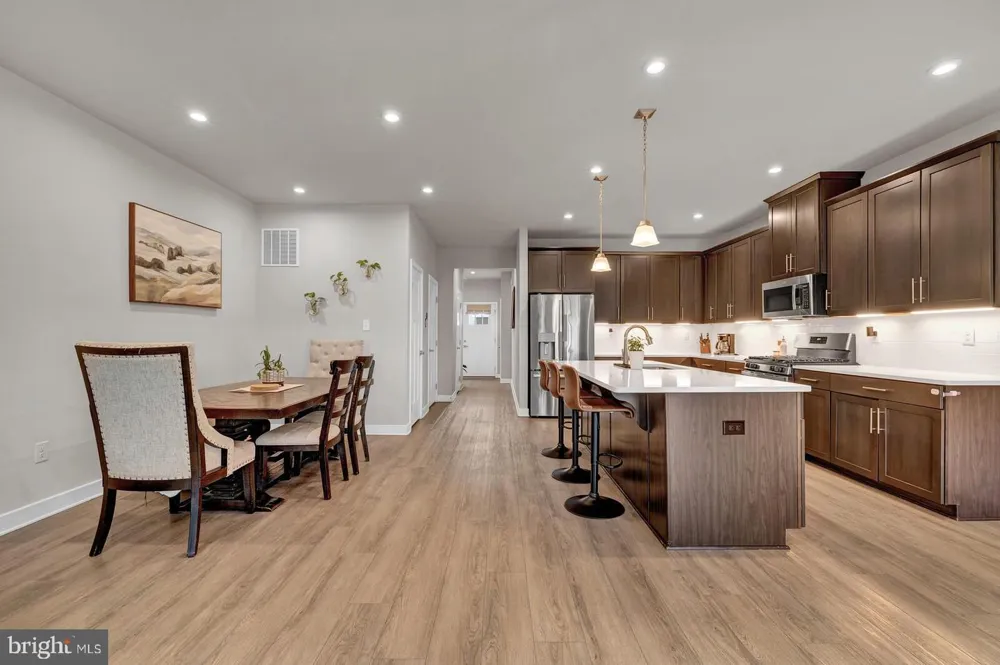 14 PRATT LANE Lawrence Township, NJ 08648