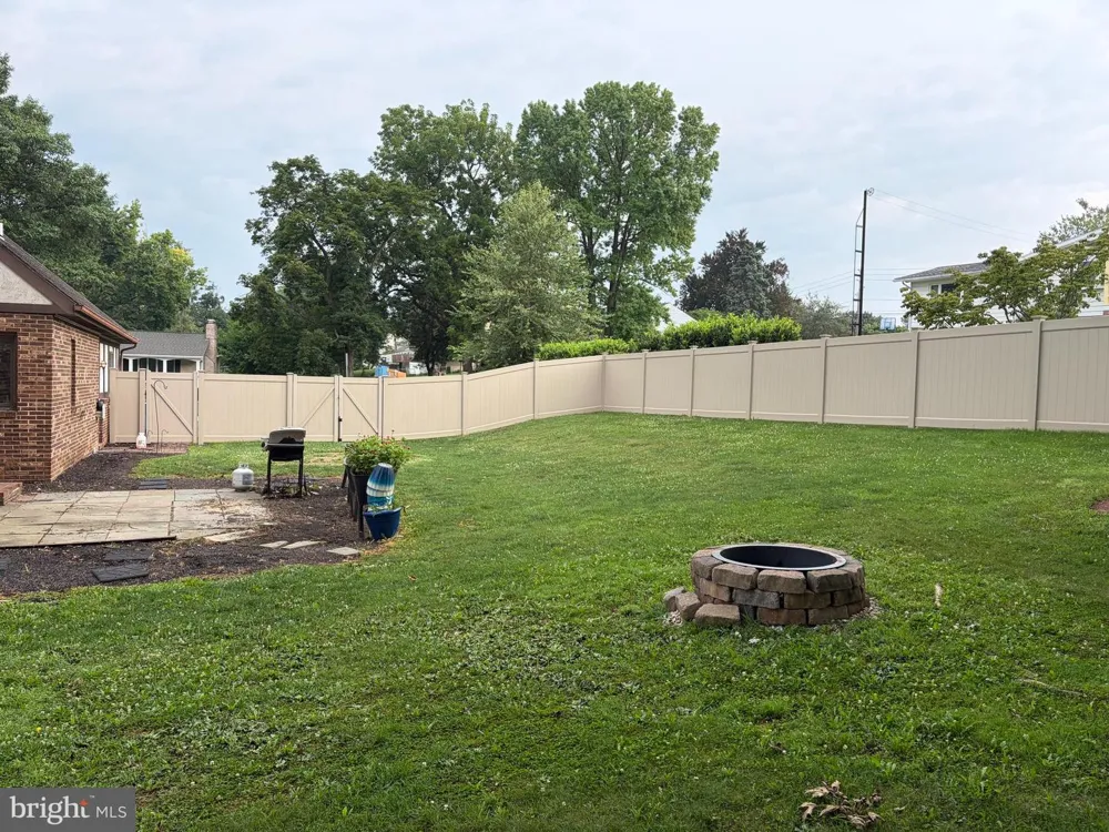 60 COUNTRY COURT Landisville, PA 17538