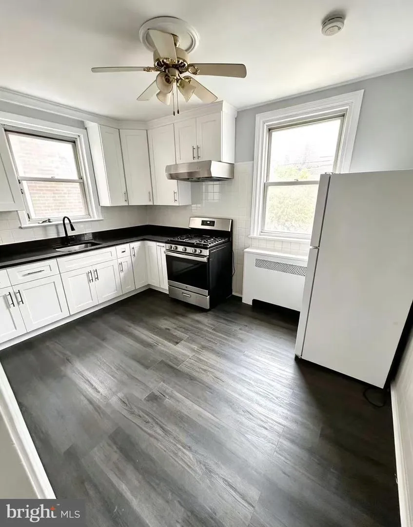 6939 LARGE STREET Philadelphia, PA 19149