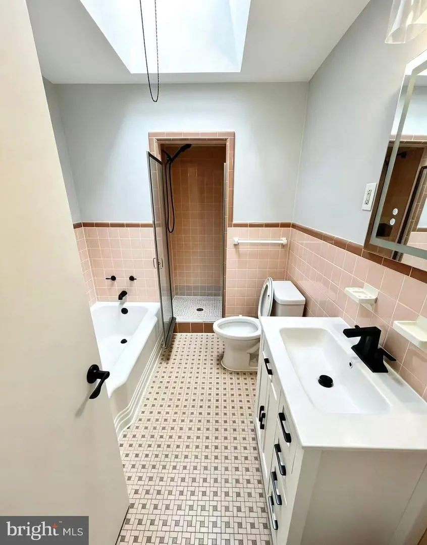 6939 LARGE STREET Philadelphia, PA 19149