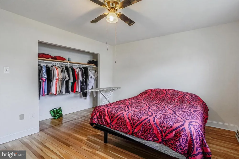 212 E LAFAYETTE AVENUE Magnolia, NJ 08049