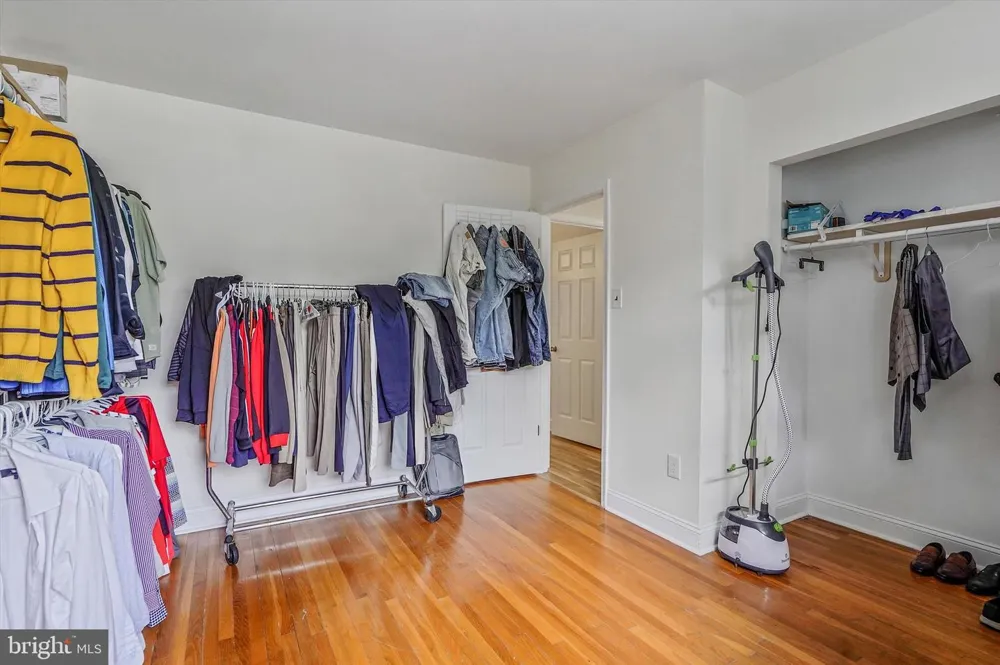212 E LAFAYETTE AVENUE Magnolia, NJ 08049